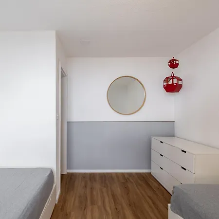 2302 Charmante 2,5-zimmer-wohnung Mit Suedbalkon Und Stilvoller Einrichtung *