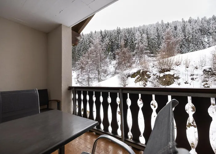 Apartment 2302 Charmante 2,5-zimmer-wohnung Mit Suedbalkon Und Stilvoller Einrichtung