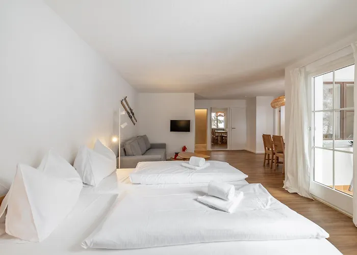 2302 Charmante 2,5-zimmer-wohnung Mit Suedbalkon Und Stilvoller Einrichtung Apartment