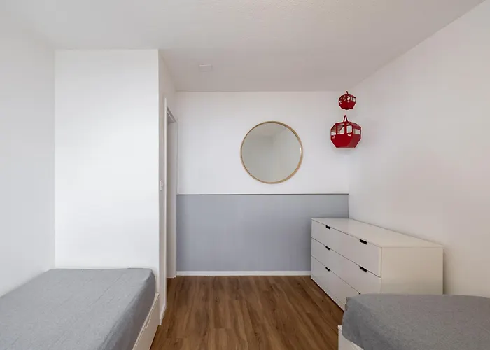 2302 Charmante 2,5-zimmer-wohnung Mit Suedbalkon Und Stilvoller Einrichtung *