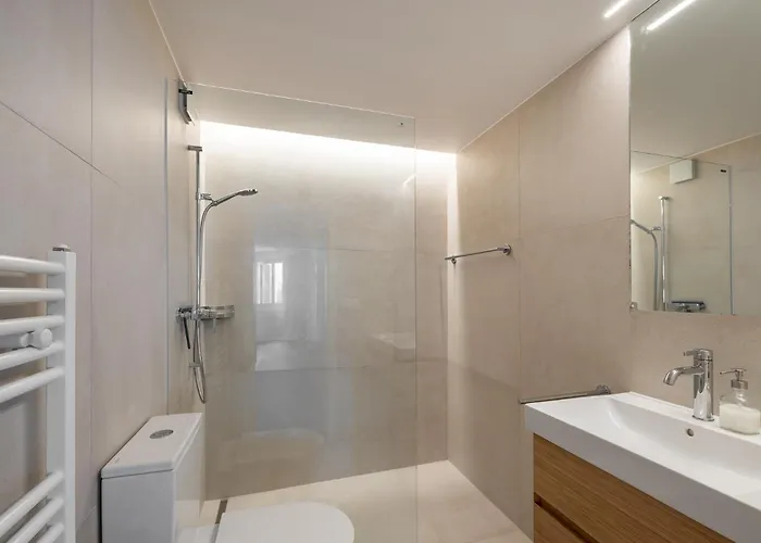 2302 Charmante 2,5-zimmer-wohnung Mit Suedbalkon Und Stilvoller Einrichtung Apartment Vulpera